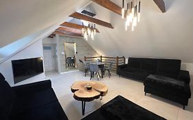 APARTAMENT PIEKOSZOWSKA Targi Domek Parking